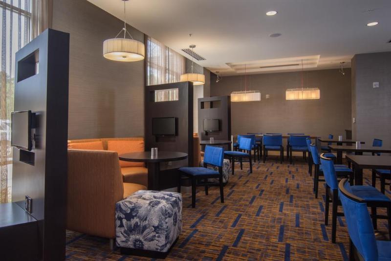 Отель Courtyard By Marriott Raleigh-Durham Airport/Brier Creek Экстерьер фото